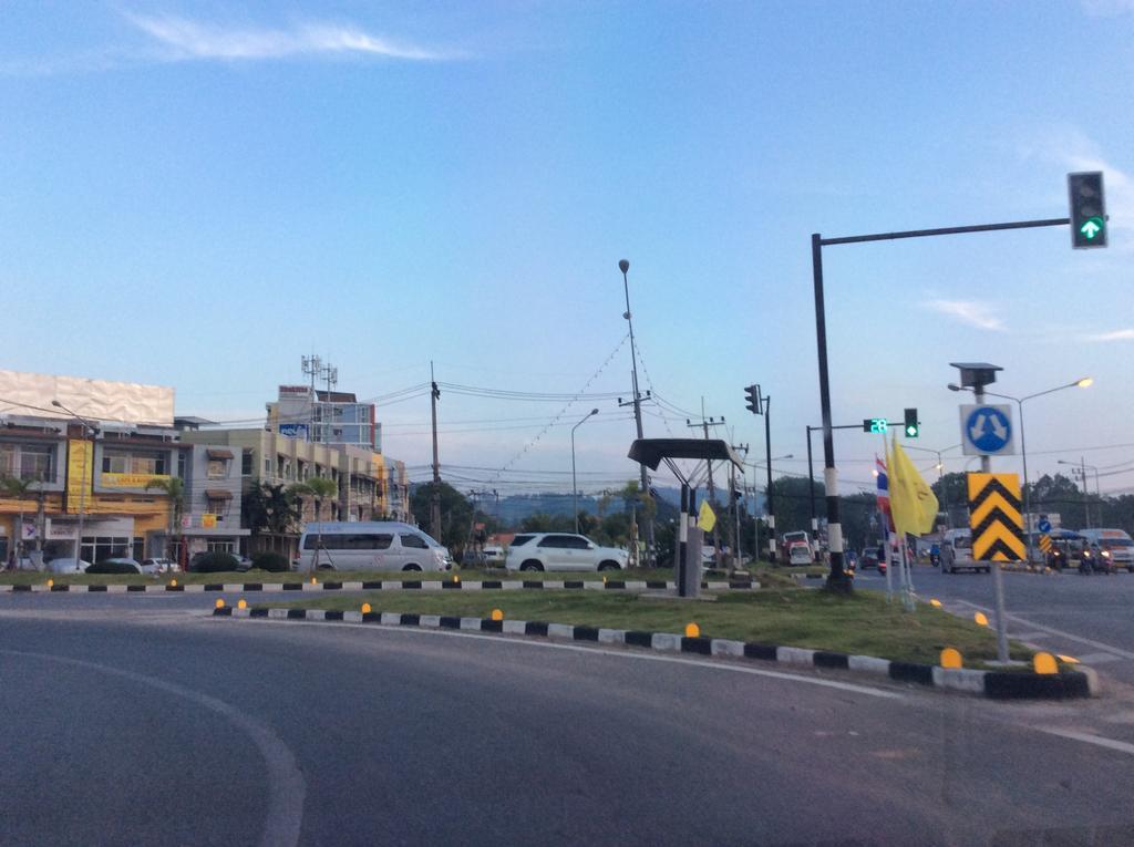 Hubb Hostel Phuket Airport Nai Yang Beach Exterior foto